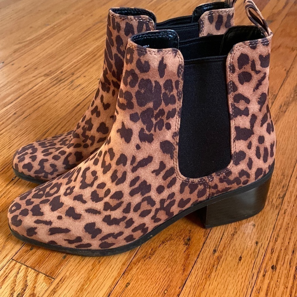 𝅺a new day size 7 leopard boots